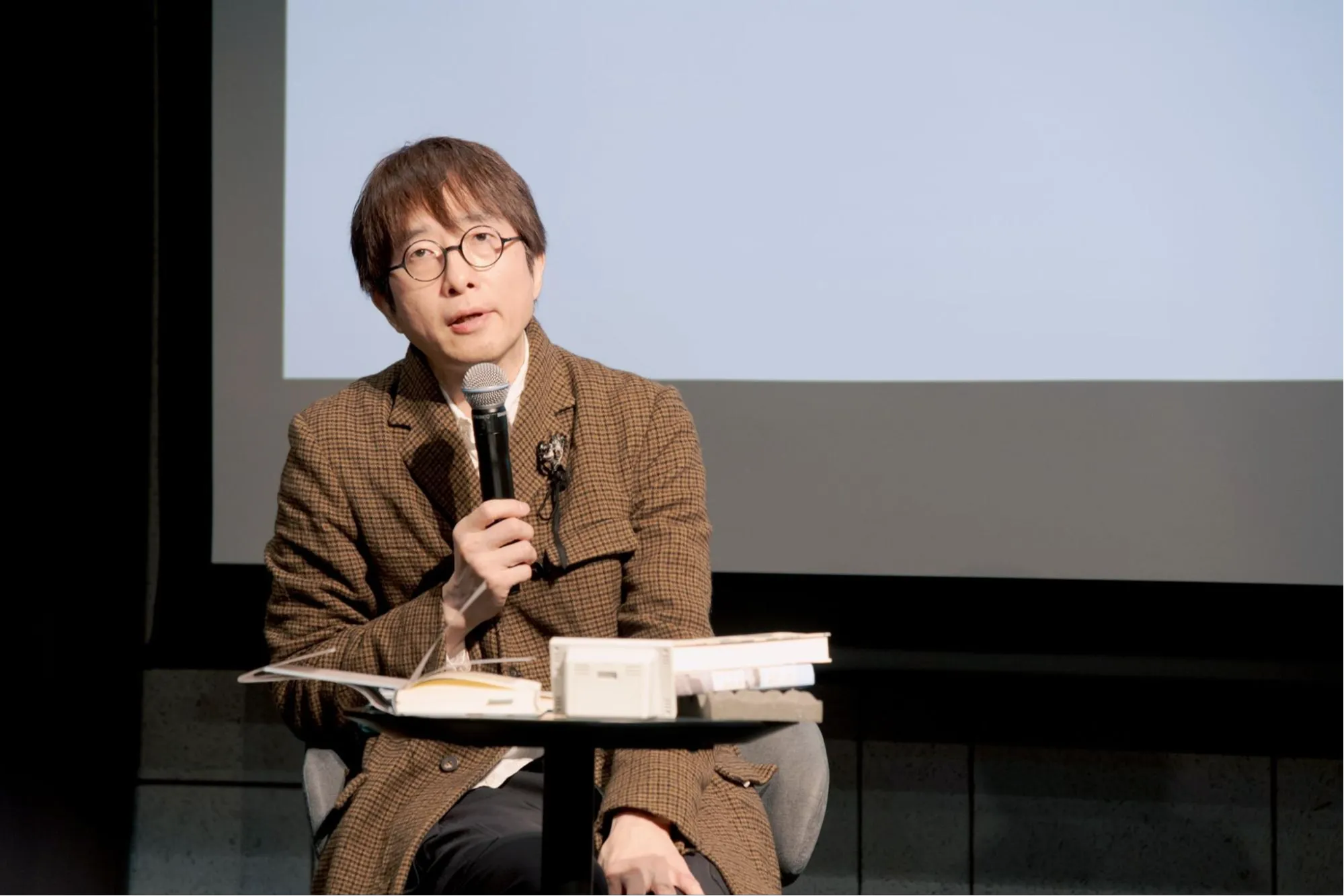 【対談】柴崎友香×山本貴光ーー記憶と場所をめぐって、行ったり来たりの画像