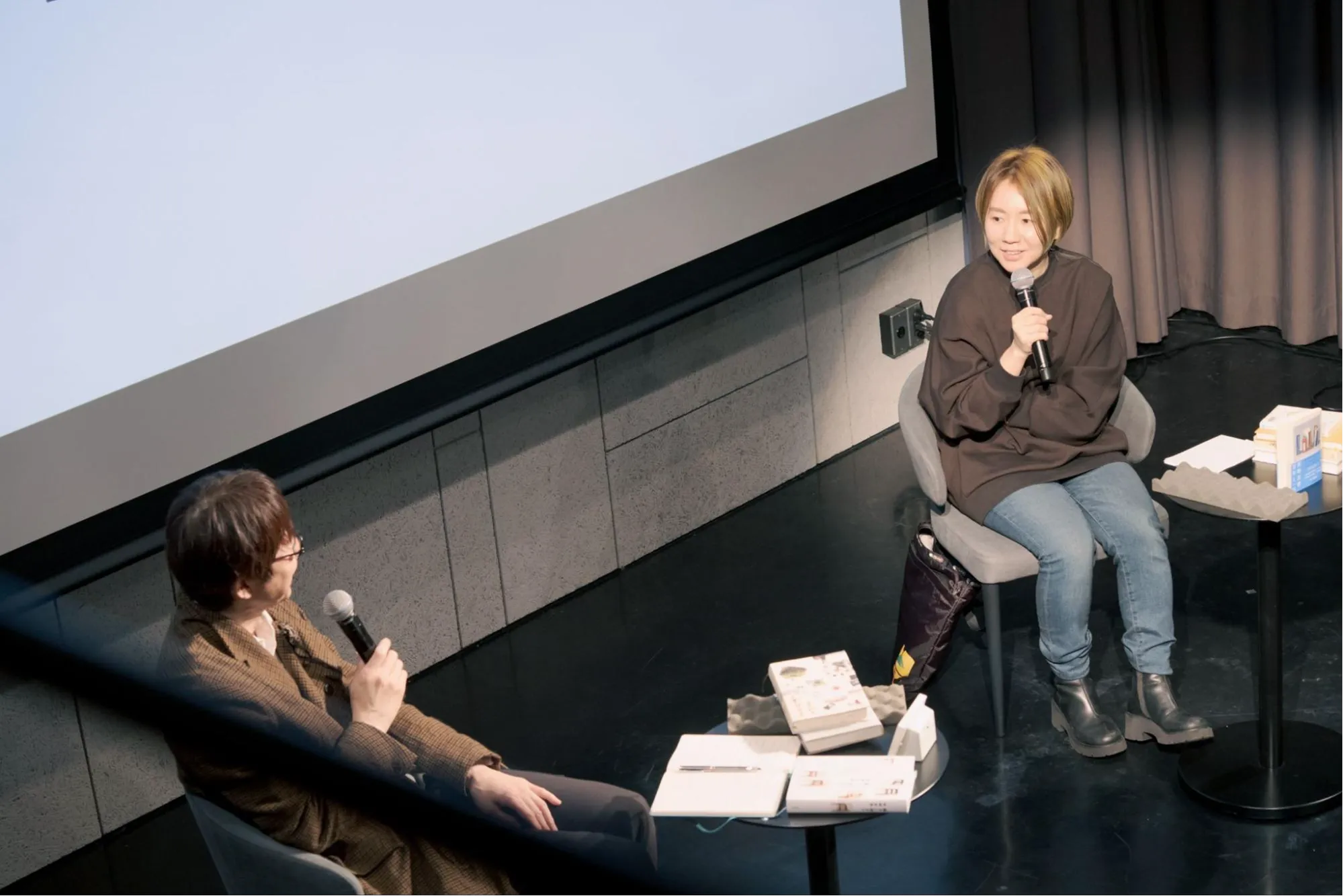 【対談】柴崎友香×山本貴光ーー記憶と場所をめぐって、行ったり来たりの画像