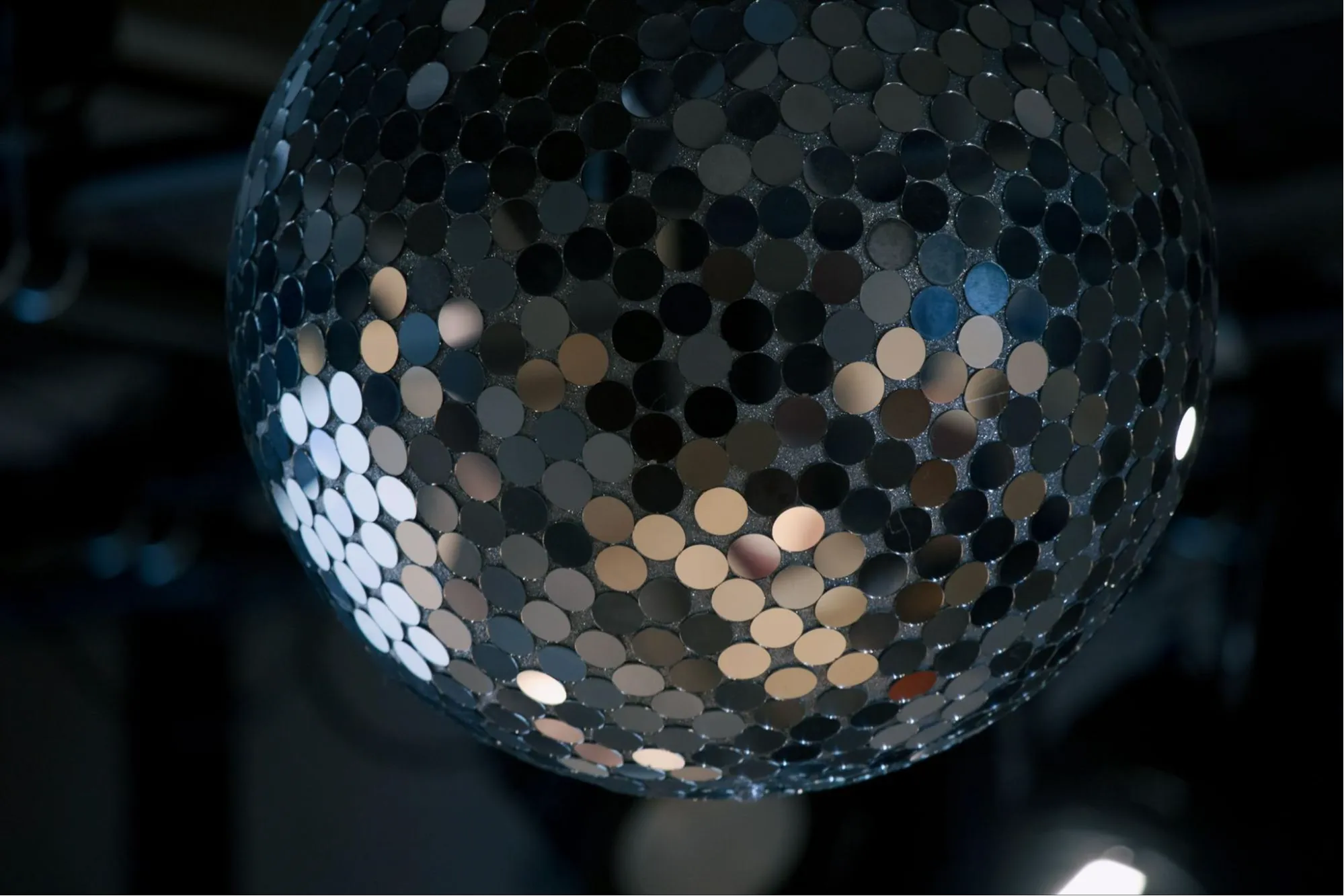 【対談】柴崎友香×山本貴光ーー記憶と場所をめぐって、行ったり来たりの画像