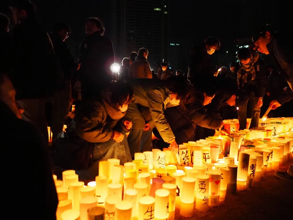 阪神・淡路大震災30年の言葉：書かれなかった言葉、波打ち際に立つ人 #5の画像