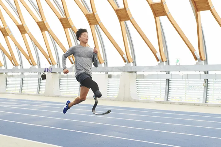 競技用義足をつうじて、走ることの民主化をめざす(前篇)の画像